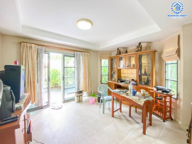 *****บ้านเดี่ยวมือสองย่านนครปฐม ม.ปาริชาติ ปิ่นเกล้า เนื้อที่กว้างขวางมากสุดถึง 58 ตร.ว. ฟังก์ชันจัดเต็มถึง 3 ห้องนอน 3 ห้องน้ำ 1 ที่จอดรถ บ้านพร้อมอยู่ แถมฟรี! 1 เครื่องดูดควัน บนทำเลดี เชื่อมต่อถ.บรมราชชนนี ใกล้ม.มหิดล และเซ็นทรัลศาลายา ซื้อด่วน!